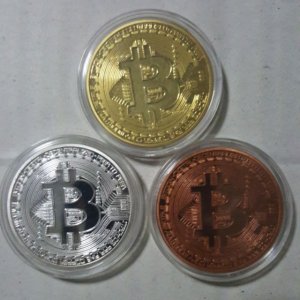 1 Ounce Gold Round - Bitcoin + Capsule (Gold)